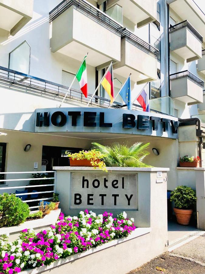 Hotel Betty Rimini Exteriör bild