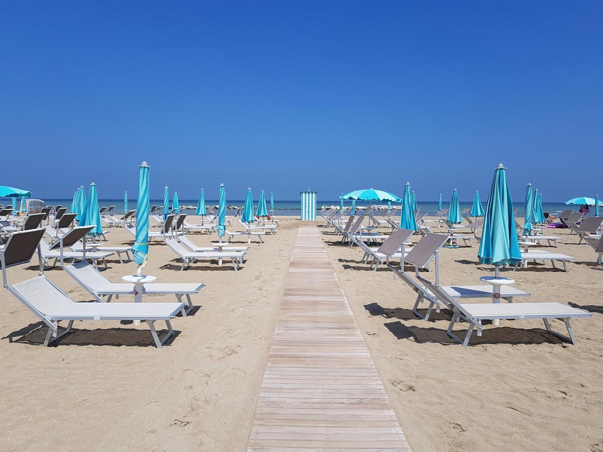 Hotel Betty Rimini Exteriör bild